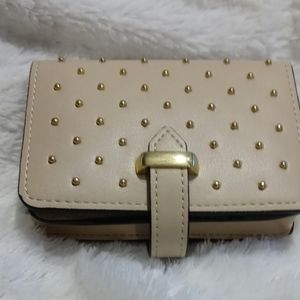 ✴️3/$15✴️ Small gold studded hand clutch